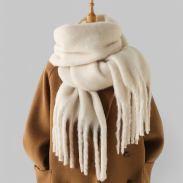Soft Oversized Scarf – Classic Winter Wrap with Fringed Ends