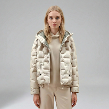 Women’s Hooded Insulated Jacket – Relaxed Winter Silhouette with Quilted Design for Everyday Wear
